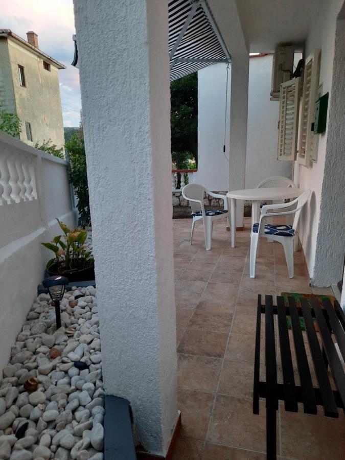Apartmani Ana-Lora Lopar Bagian luar foto