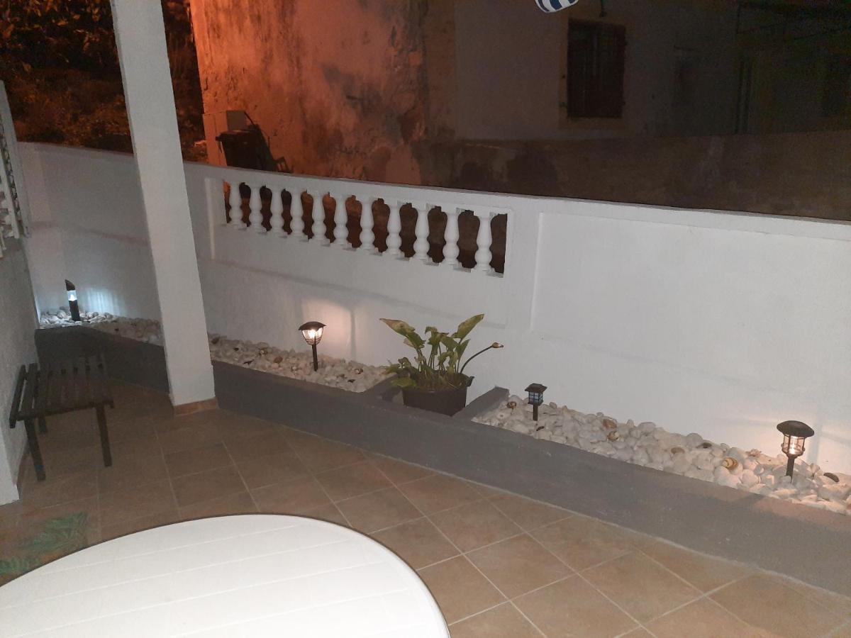 Apartmani Ana-Lora Lopar Bagian luar foto