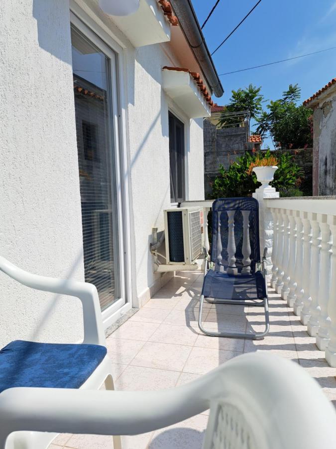 Apartmani Ana-Lora Lopar Bagian luar foto