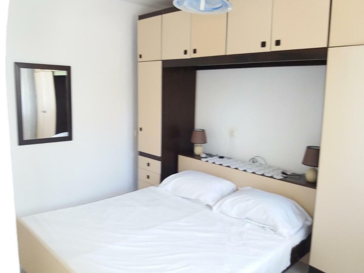 Apartmani Ana-Lora Lopar Bagian luar foto