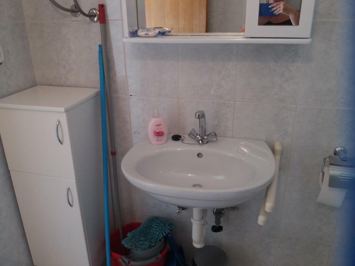 Apartmani Ana-Lora Lopar Bagian luar foto